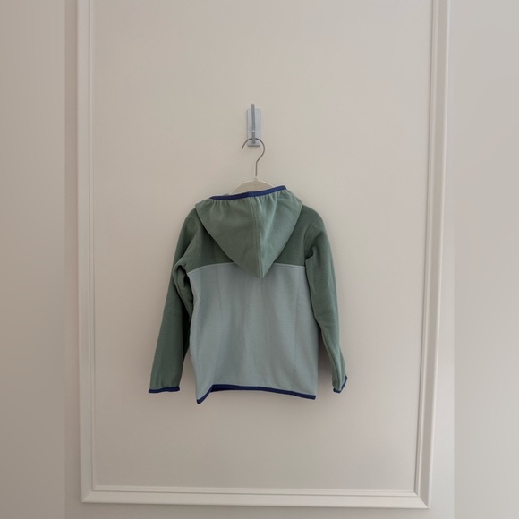 NWT 4T Patagonia Kids Two-Tone Sage & Mint Fleece Hoodie - Picture 2 of 4